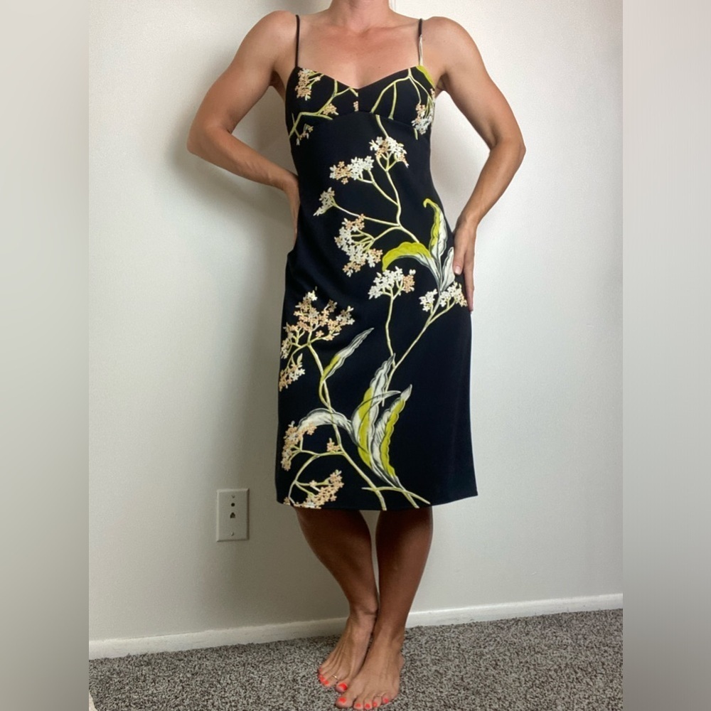 Vintage 90s BCBG Maxazria Black Floral Sweetheart Neckline Dress size 4